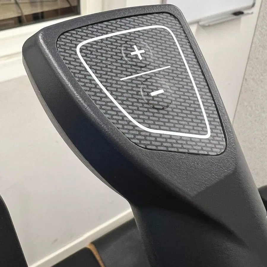 Odin C700 betjeningsknapper på håndtag